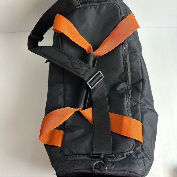 ❌SOLD❌Nike Large Duffel Bag Texas Longhorns Training Black Orange Pockets Gym - Picture 5 of 16